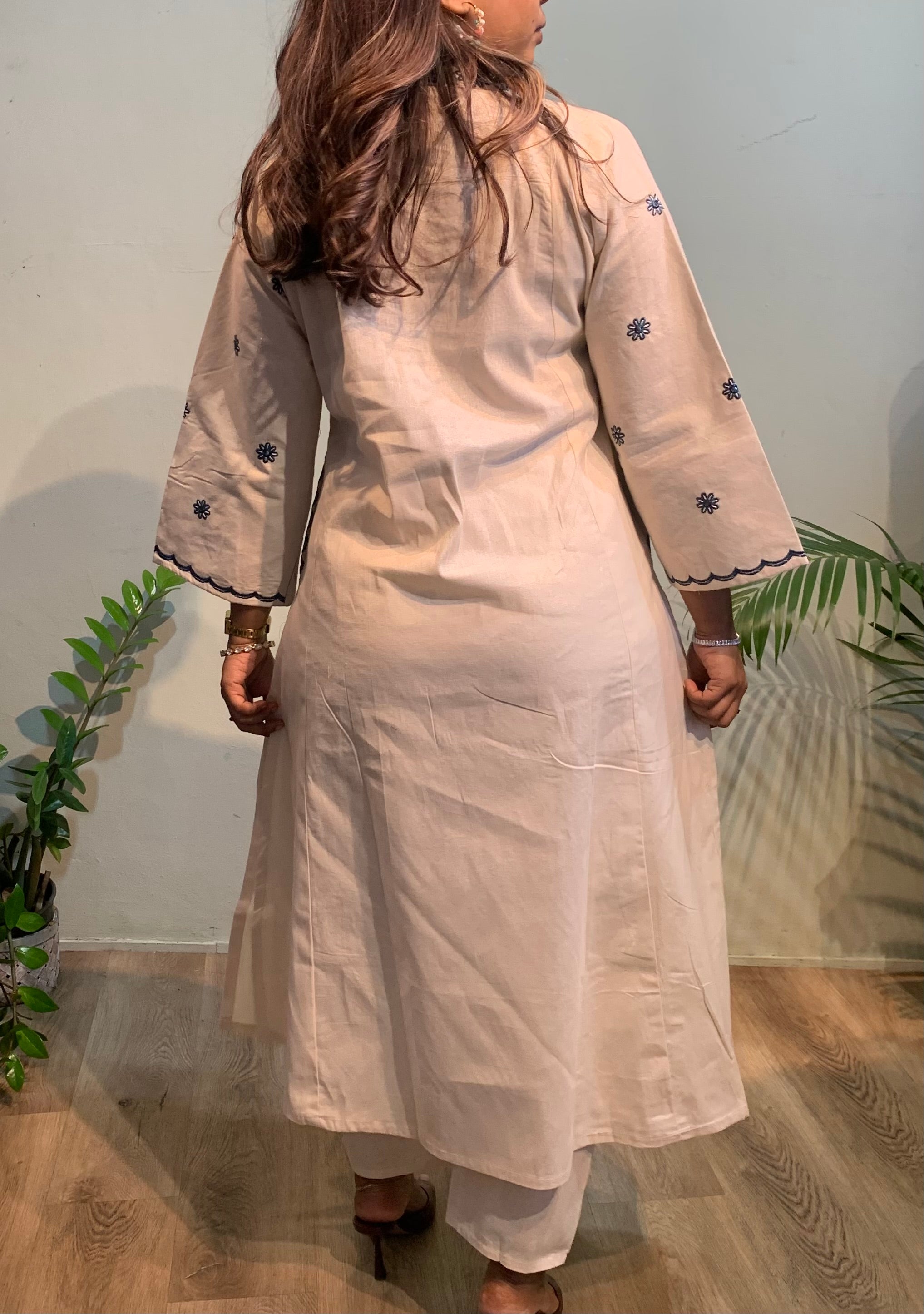Long cotton embroidered cordset