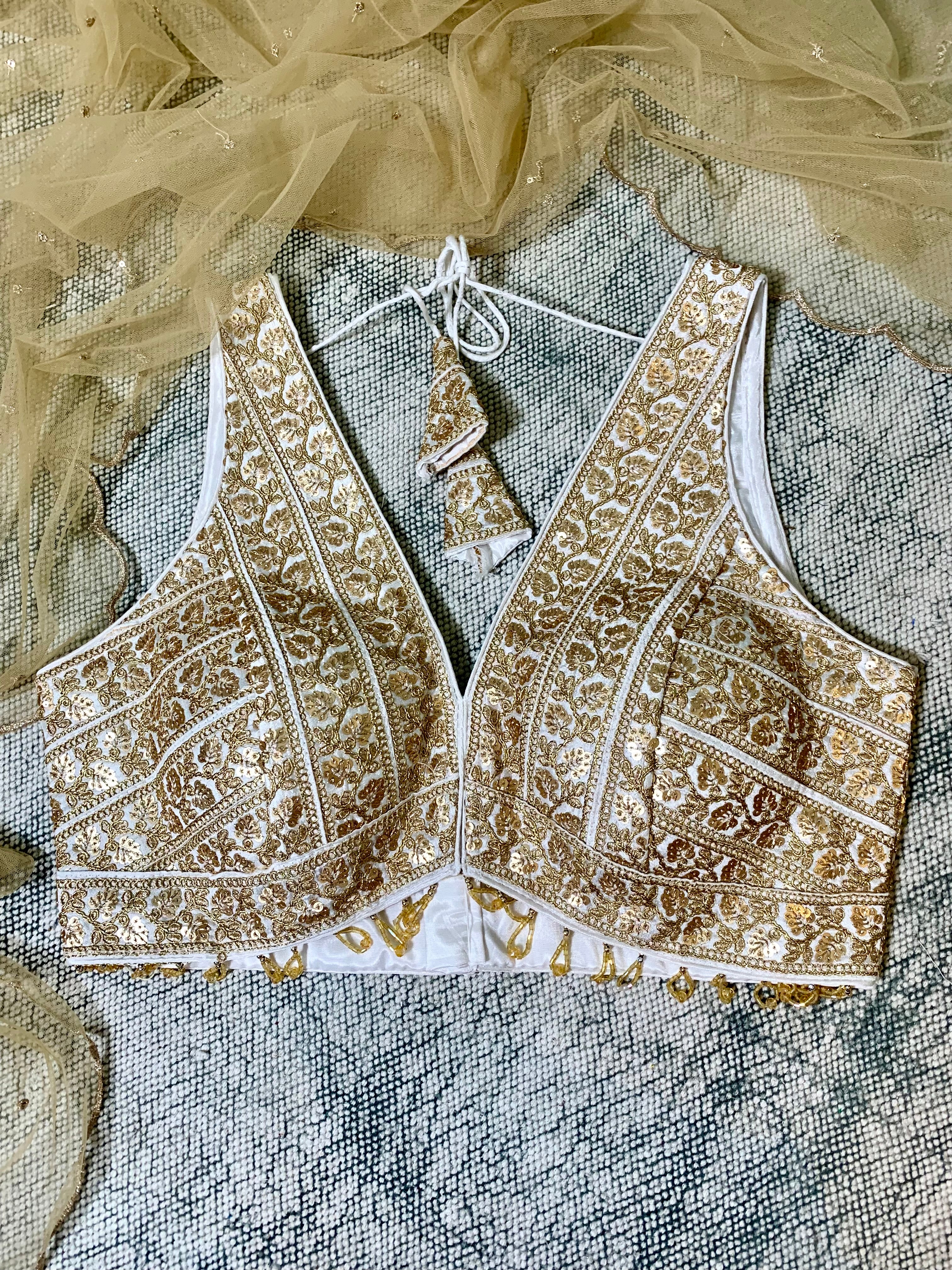 Heavy V sequin