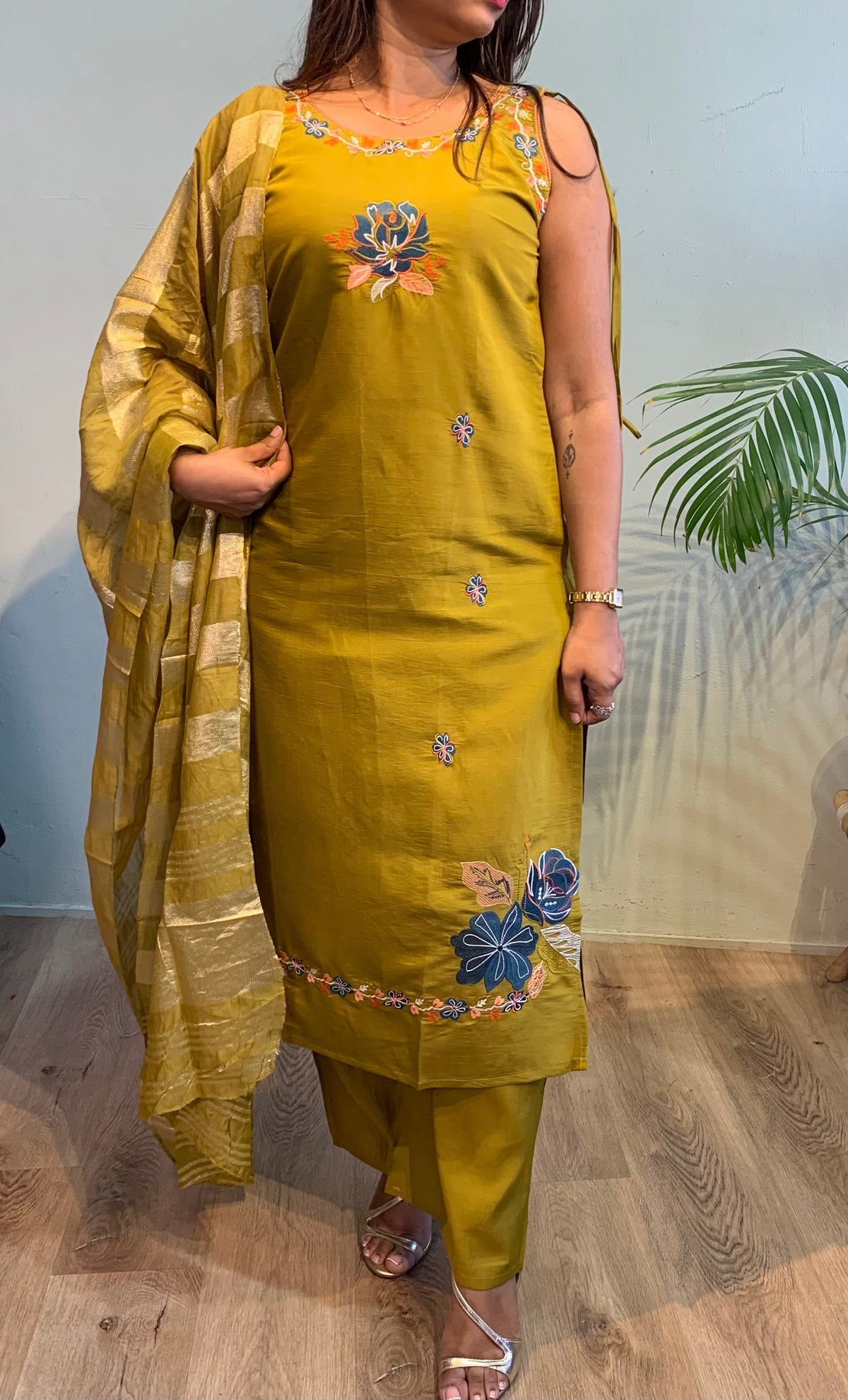 Mishtee churidar