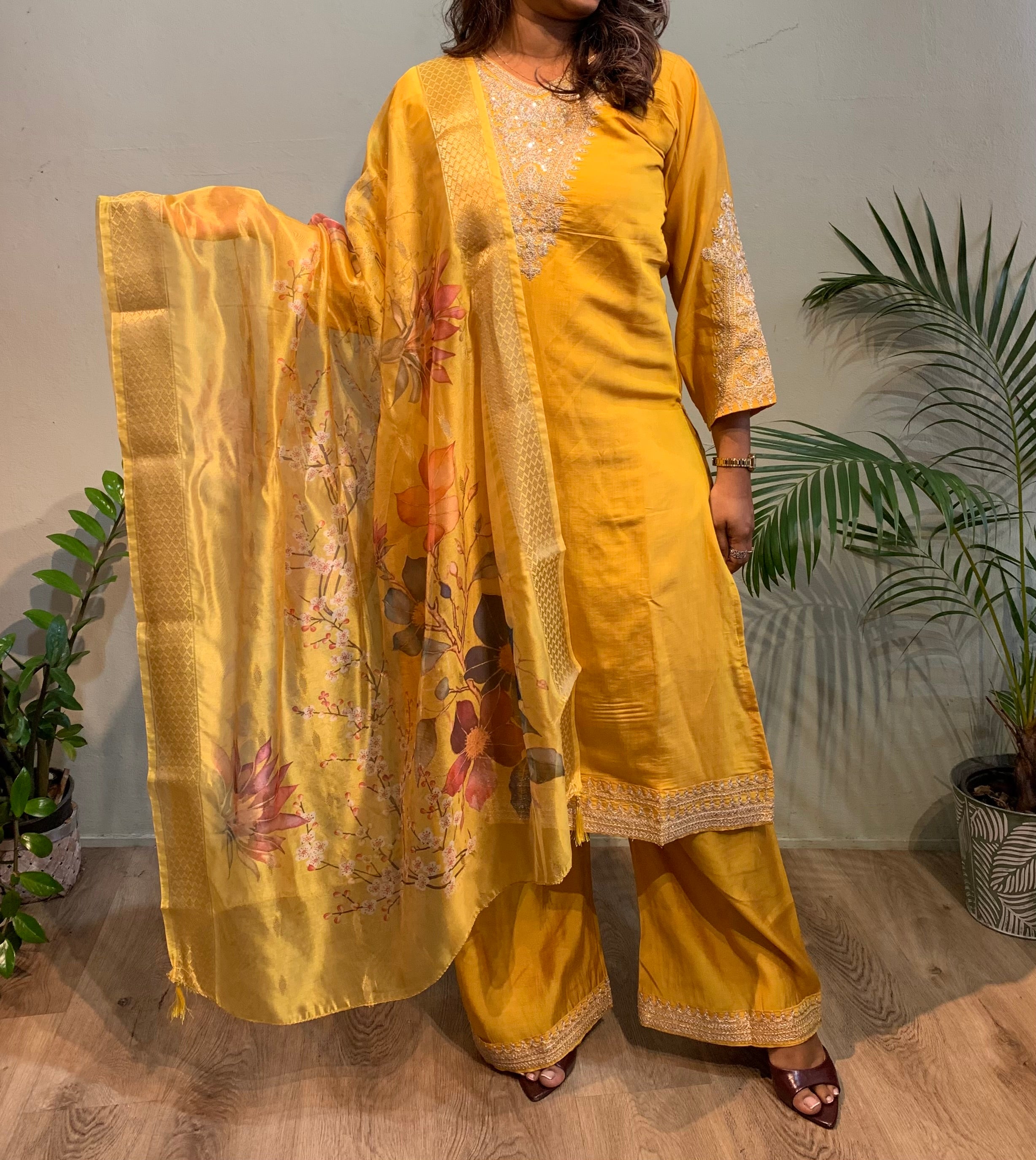 Deshi Churidar