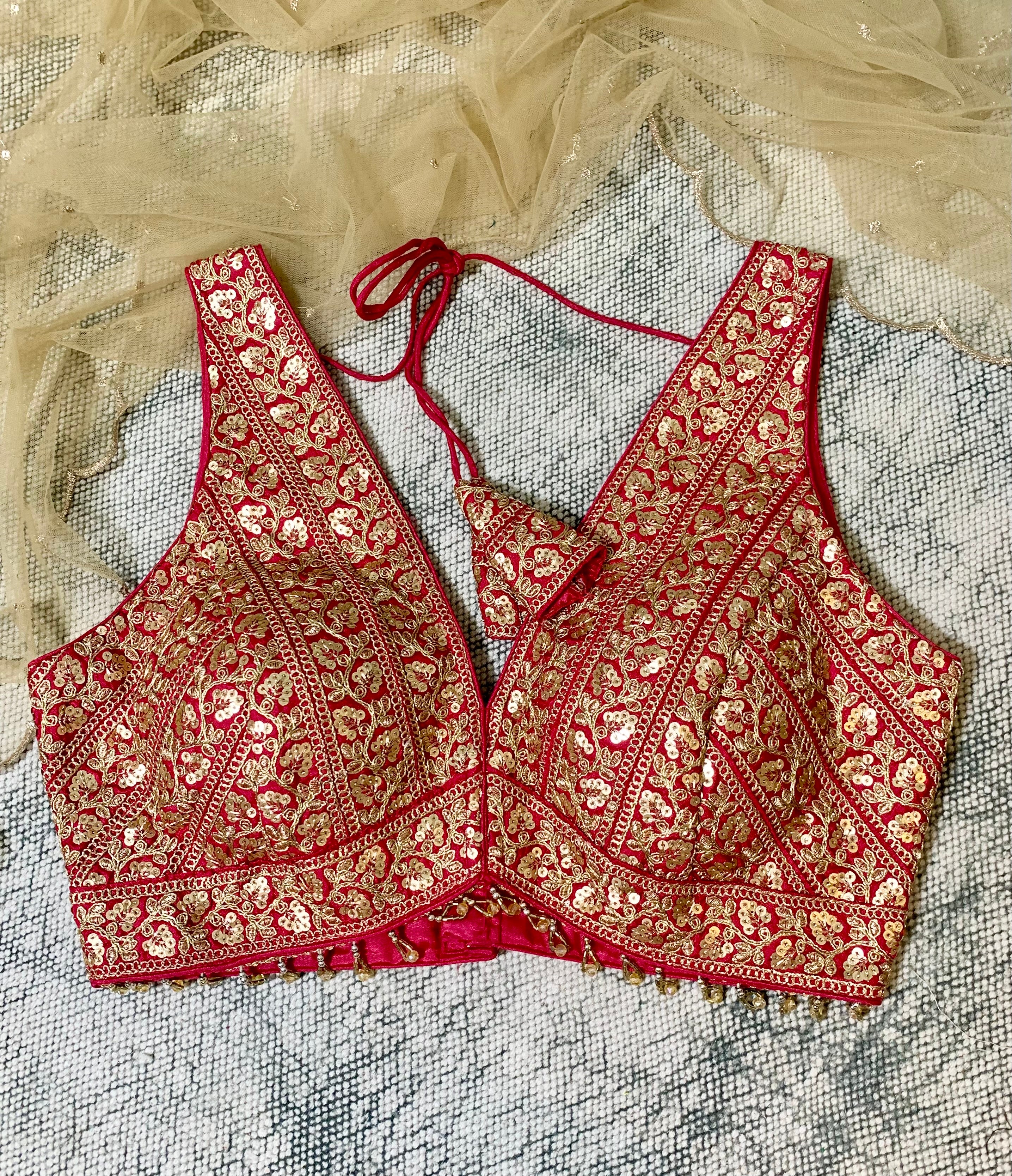 Heavy V sequin