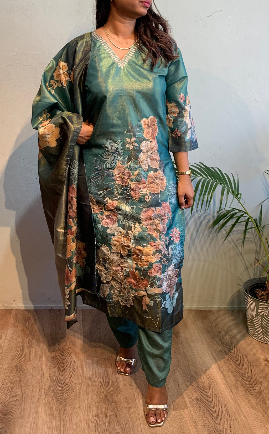 Shila Churidar