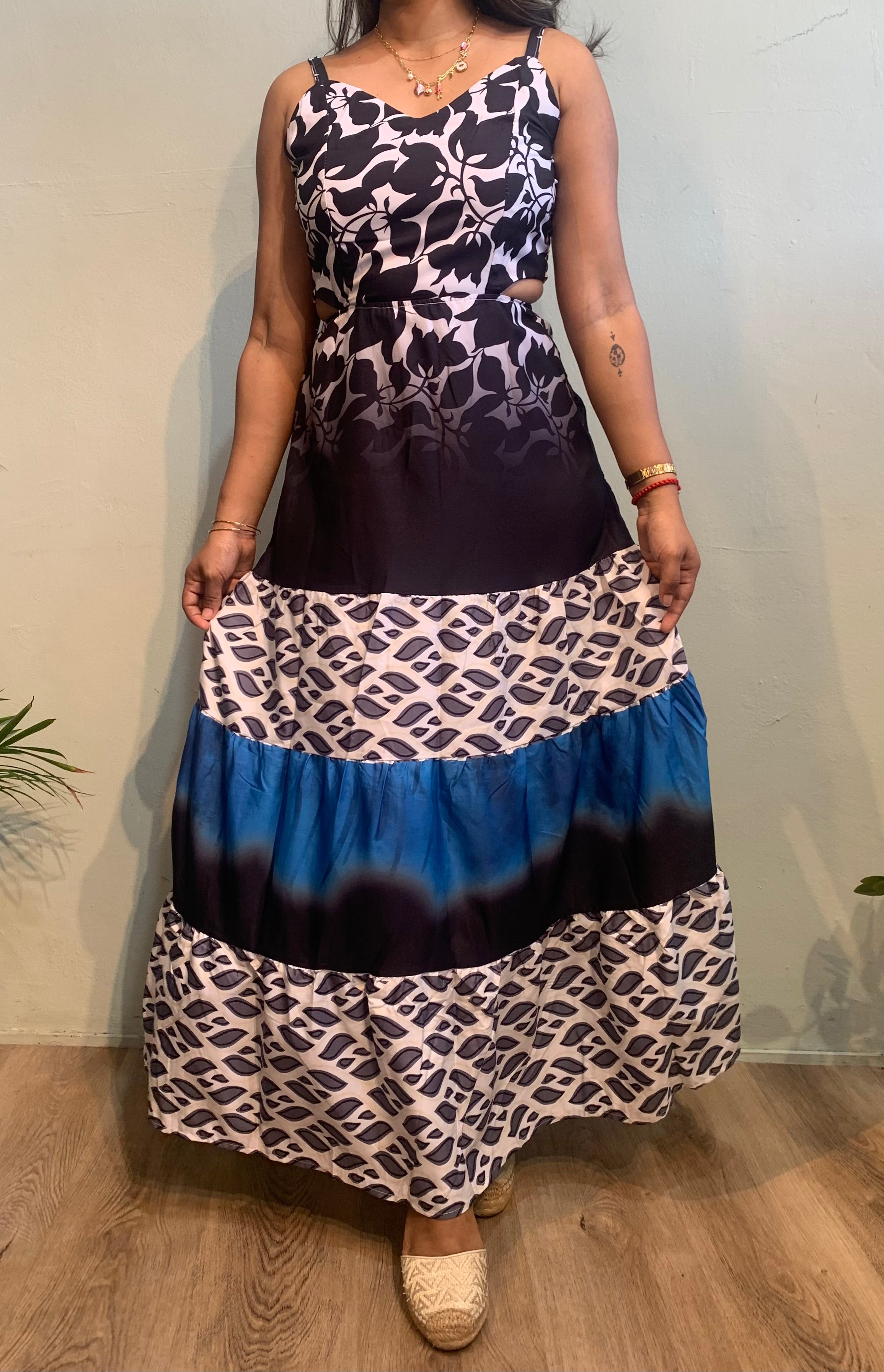 Maxi dress waist cut out