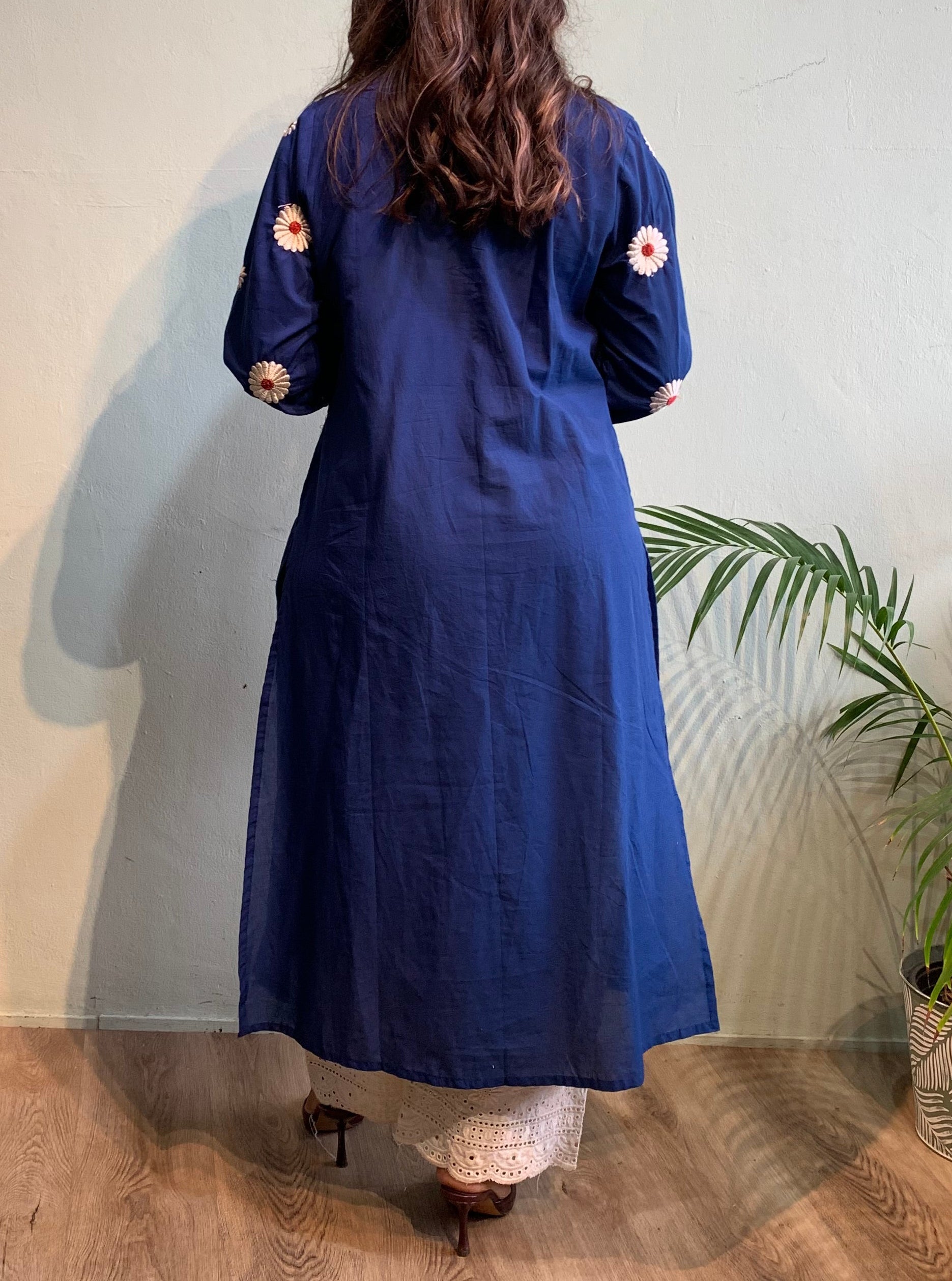 Mirna Churidar