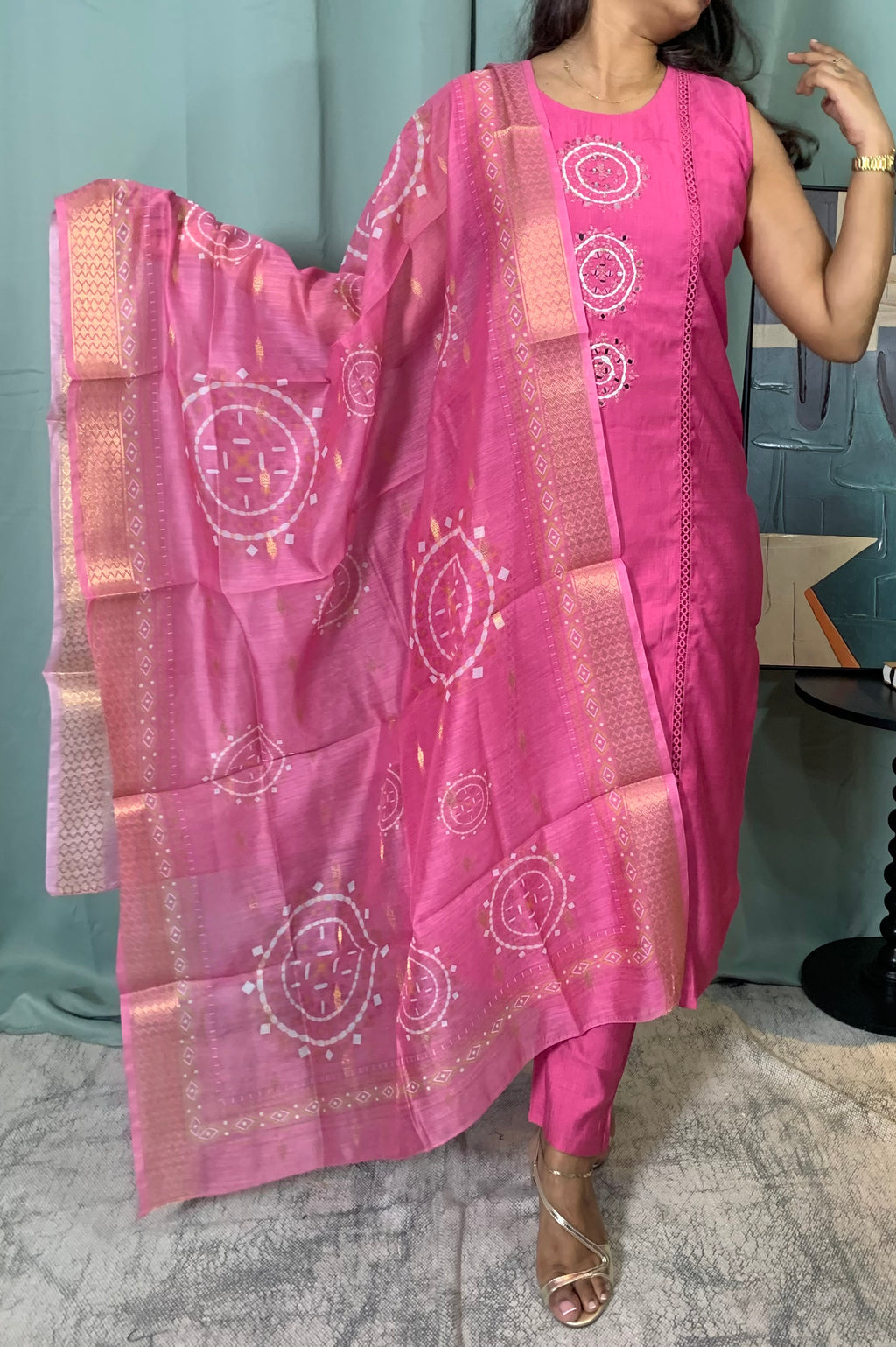 Tavina churidar