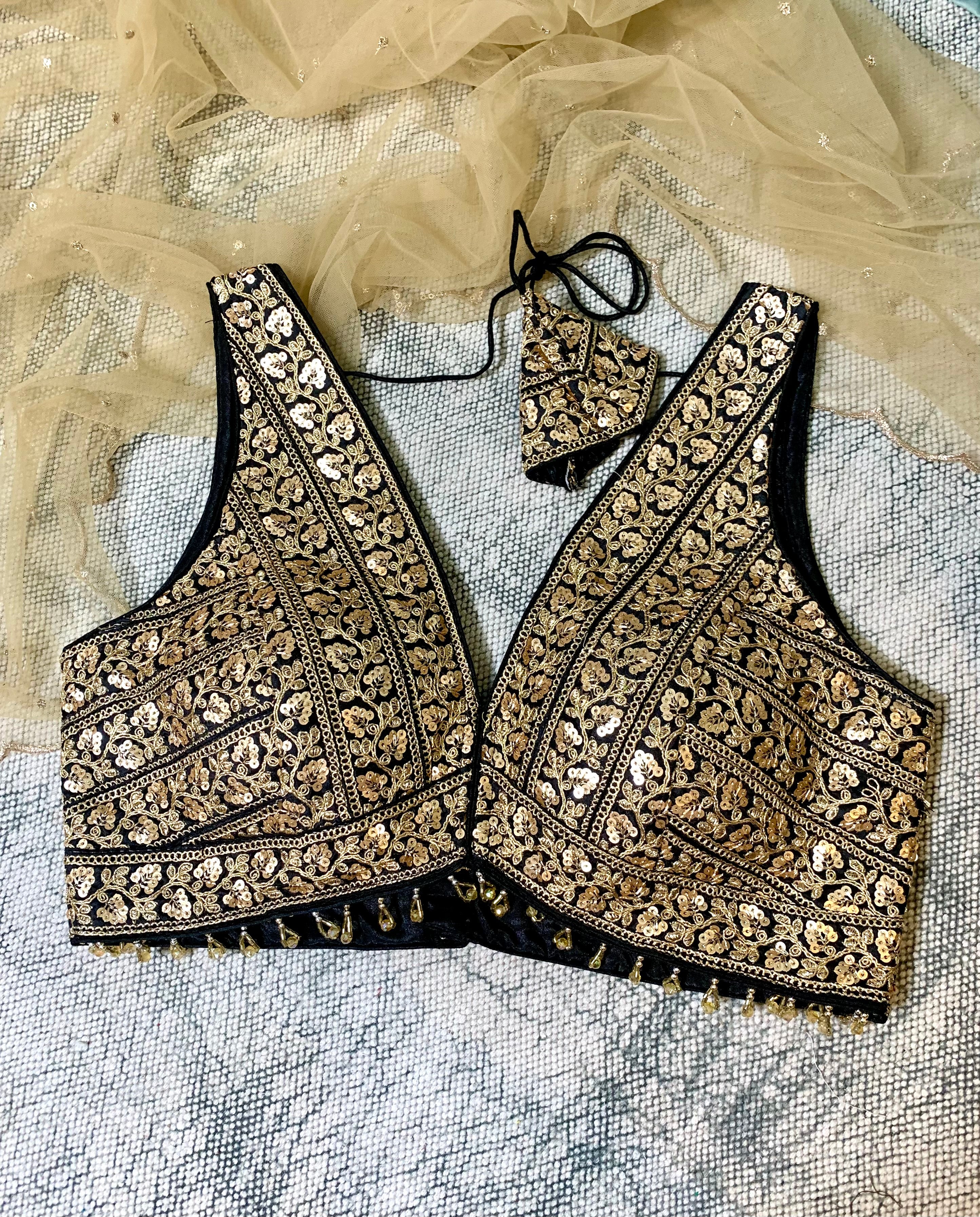 Heavy V sequin