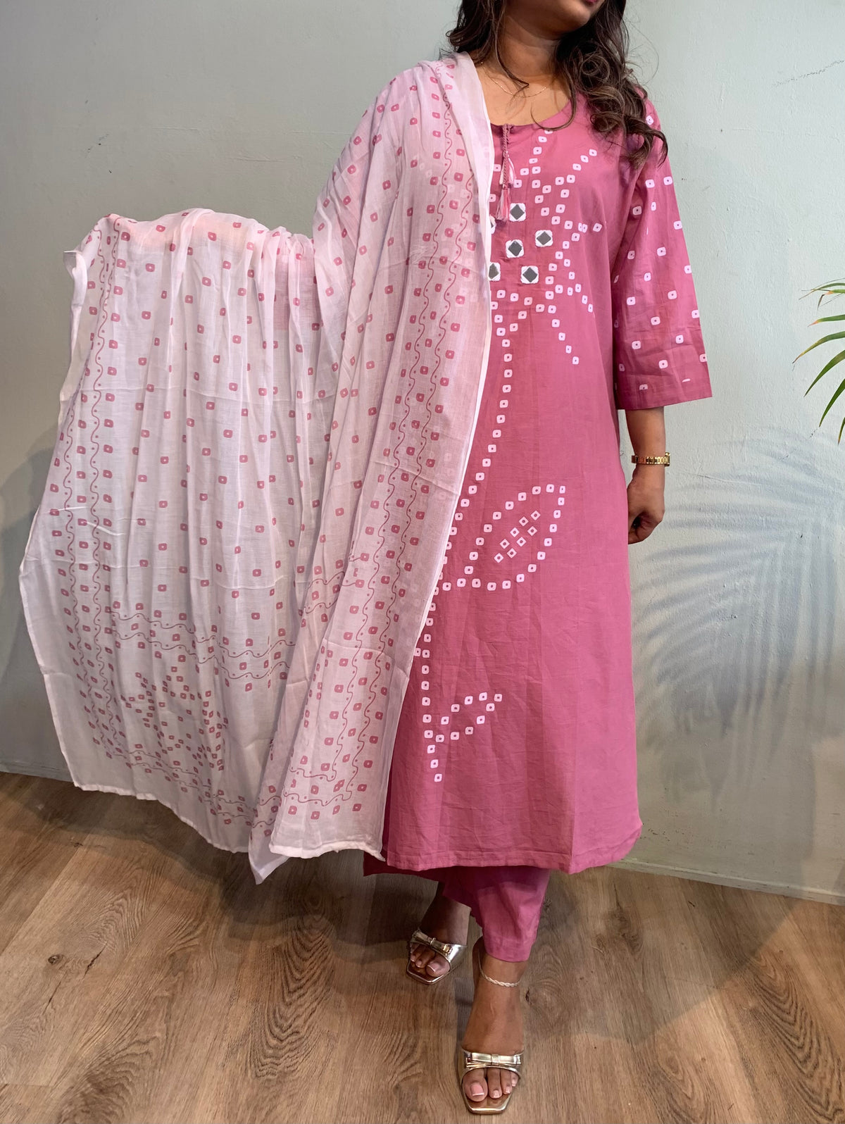 Bandhani churidar