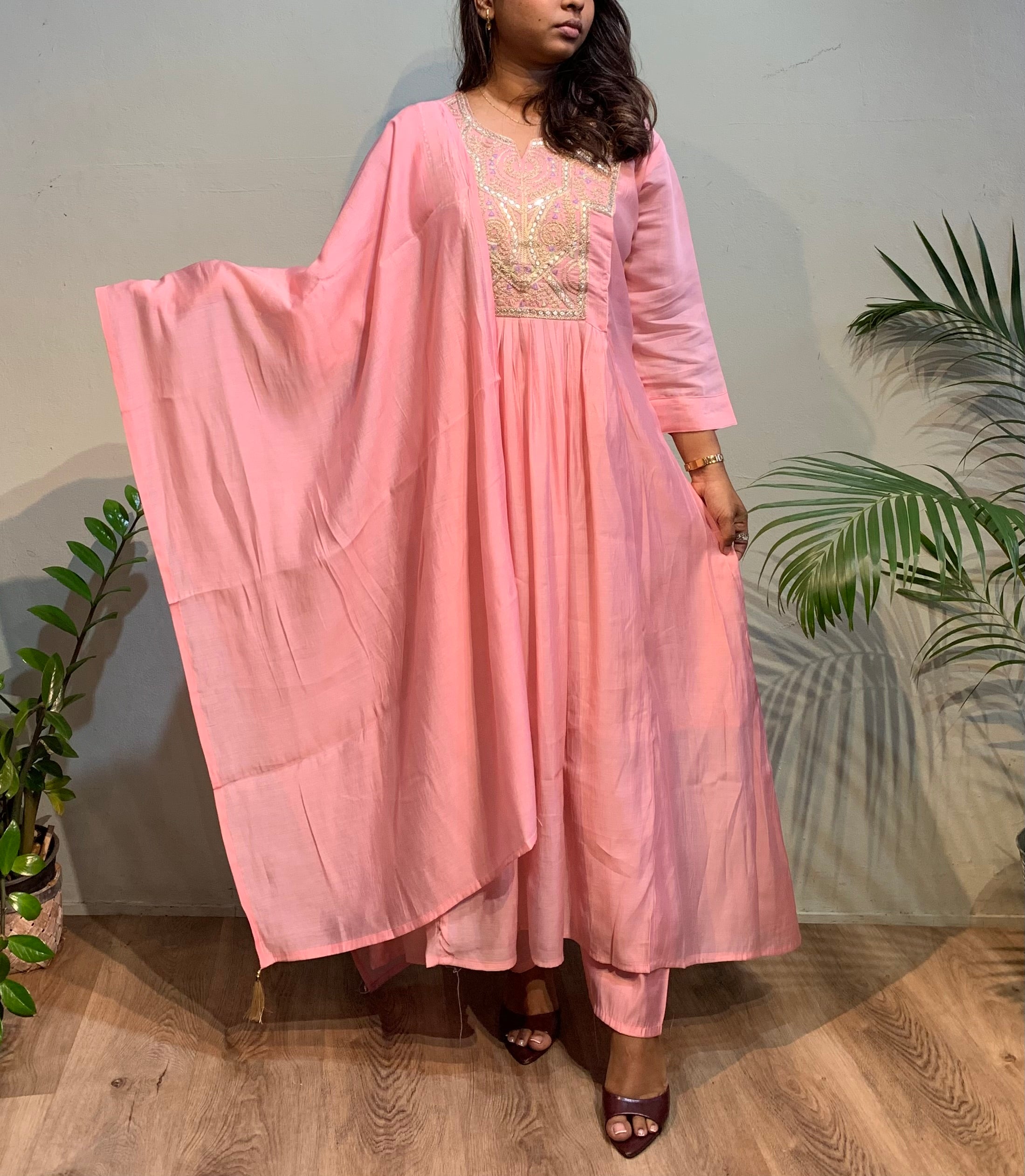Tisha churidar