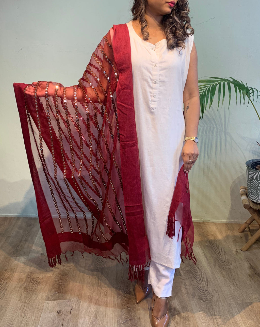 Dupatta foilwork