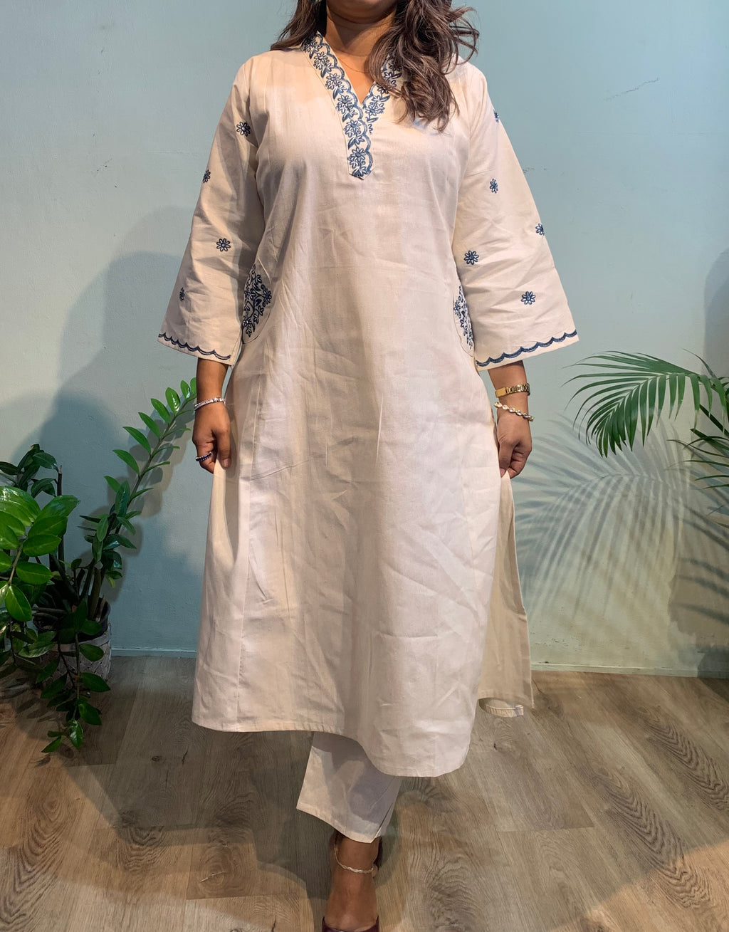 Long cotton embroidered cordset