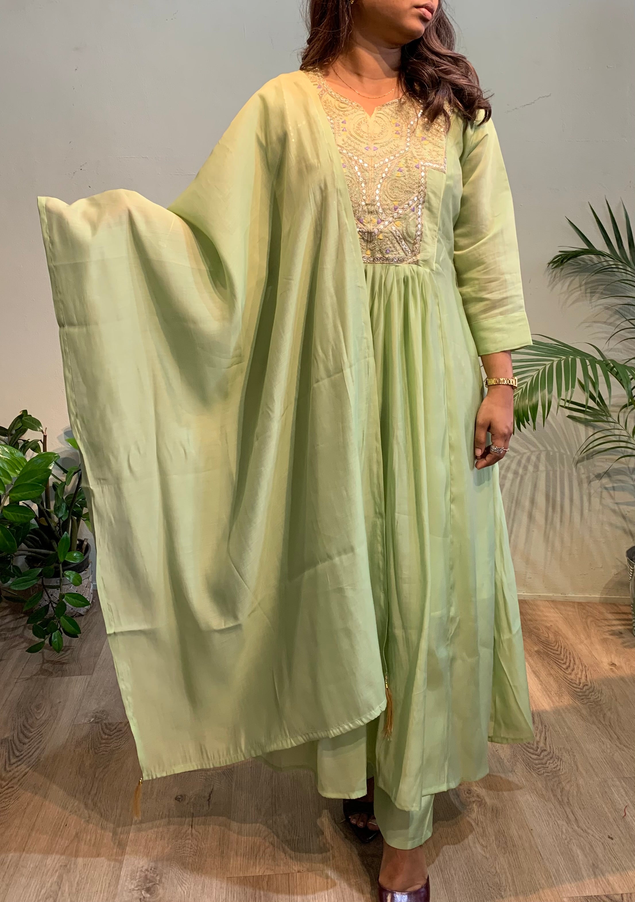 Tisha churidar
