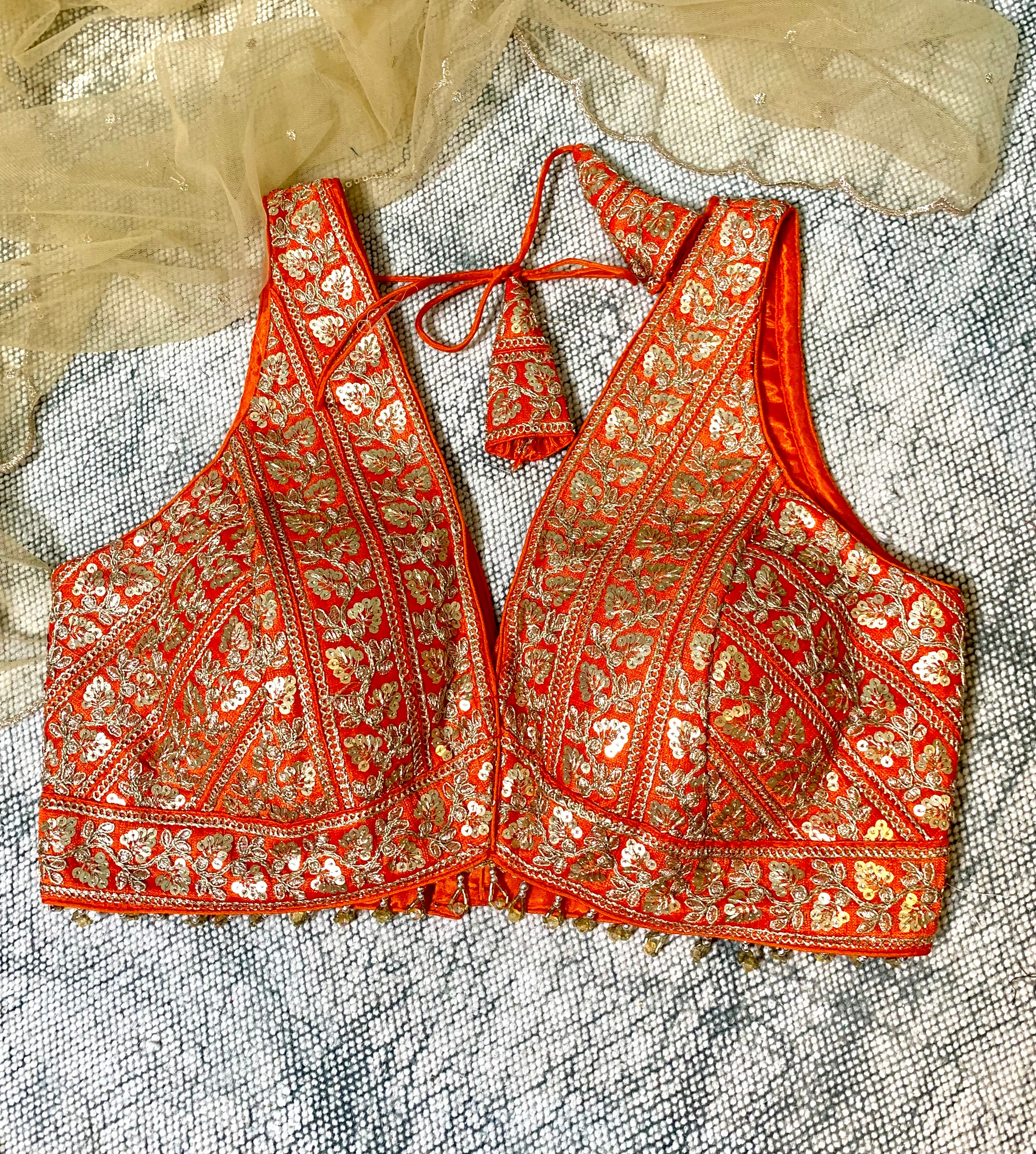 Heavy V sequin