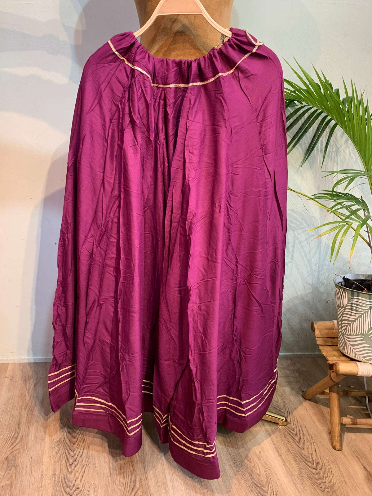Skirt 3 gold lines