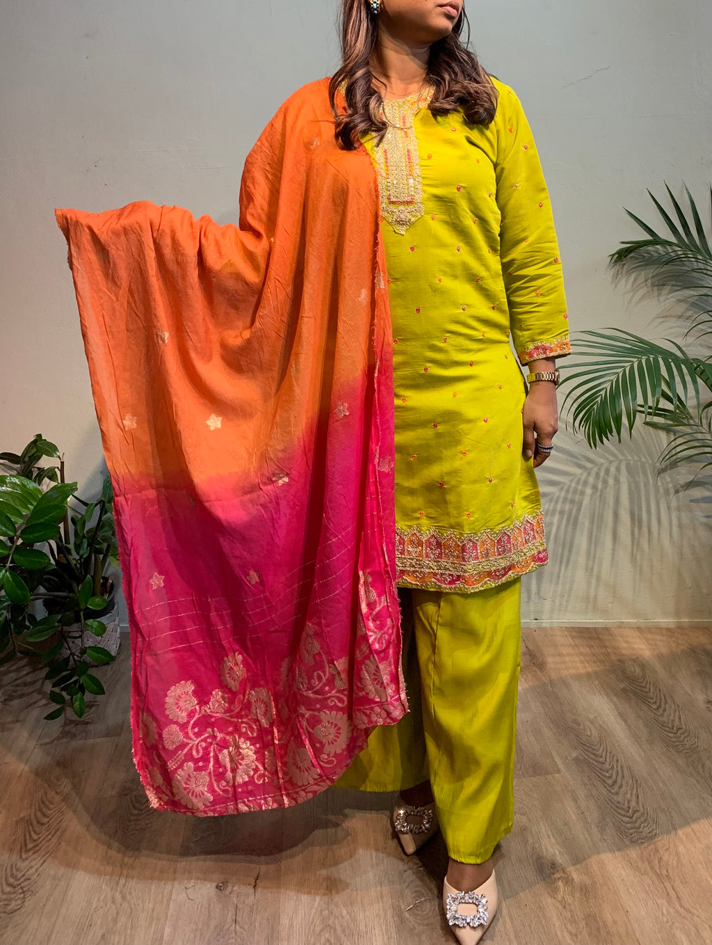 Areshi Churidar