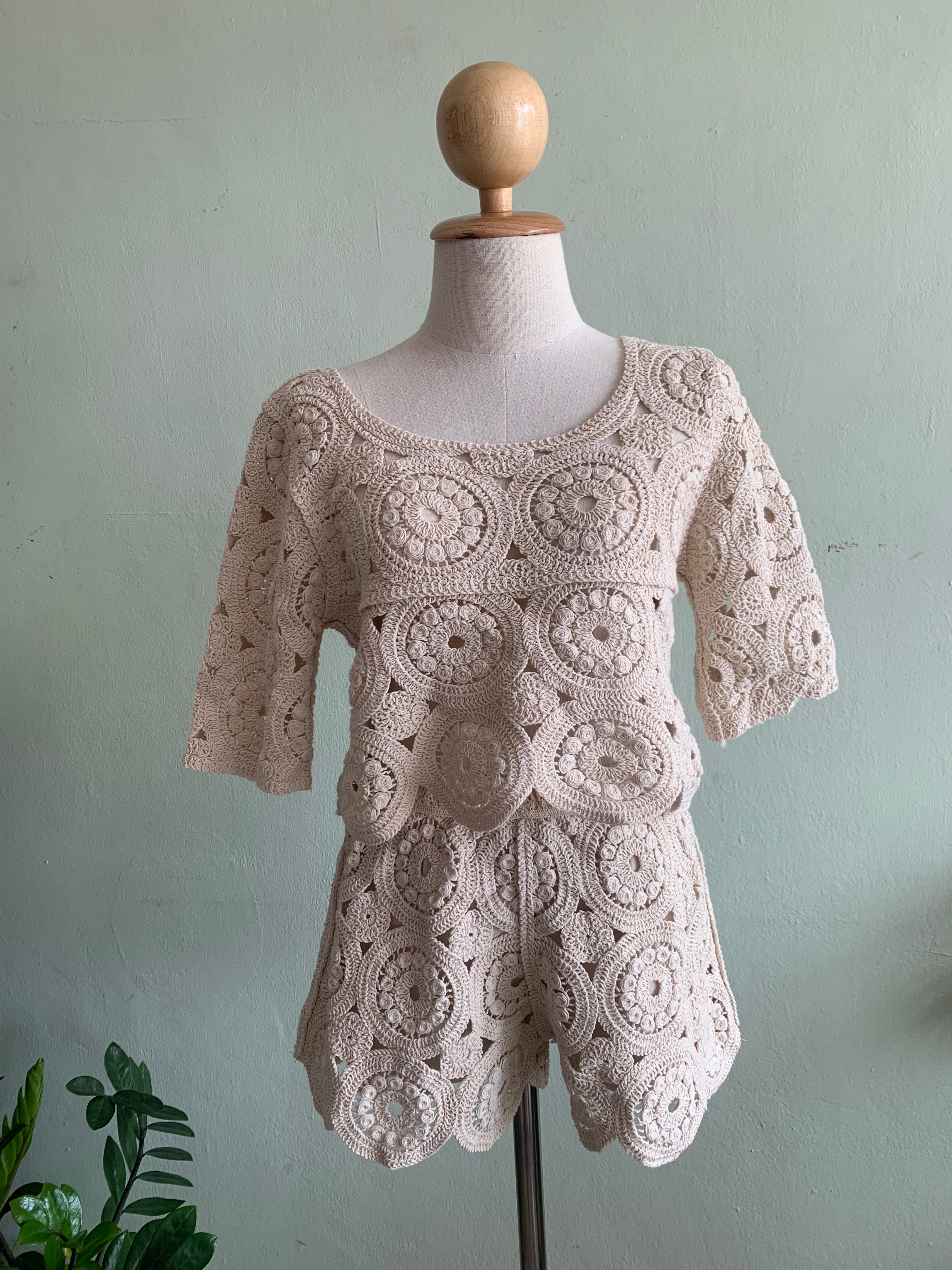 Yally crochet shorts