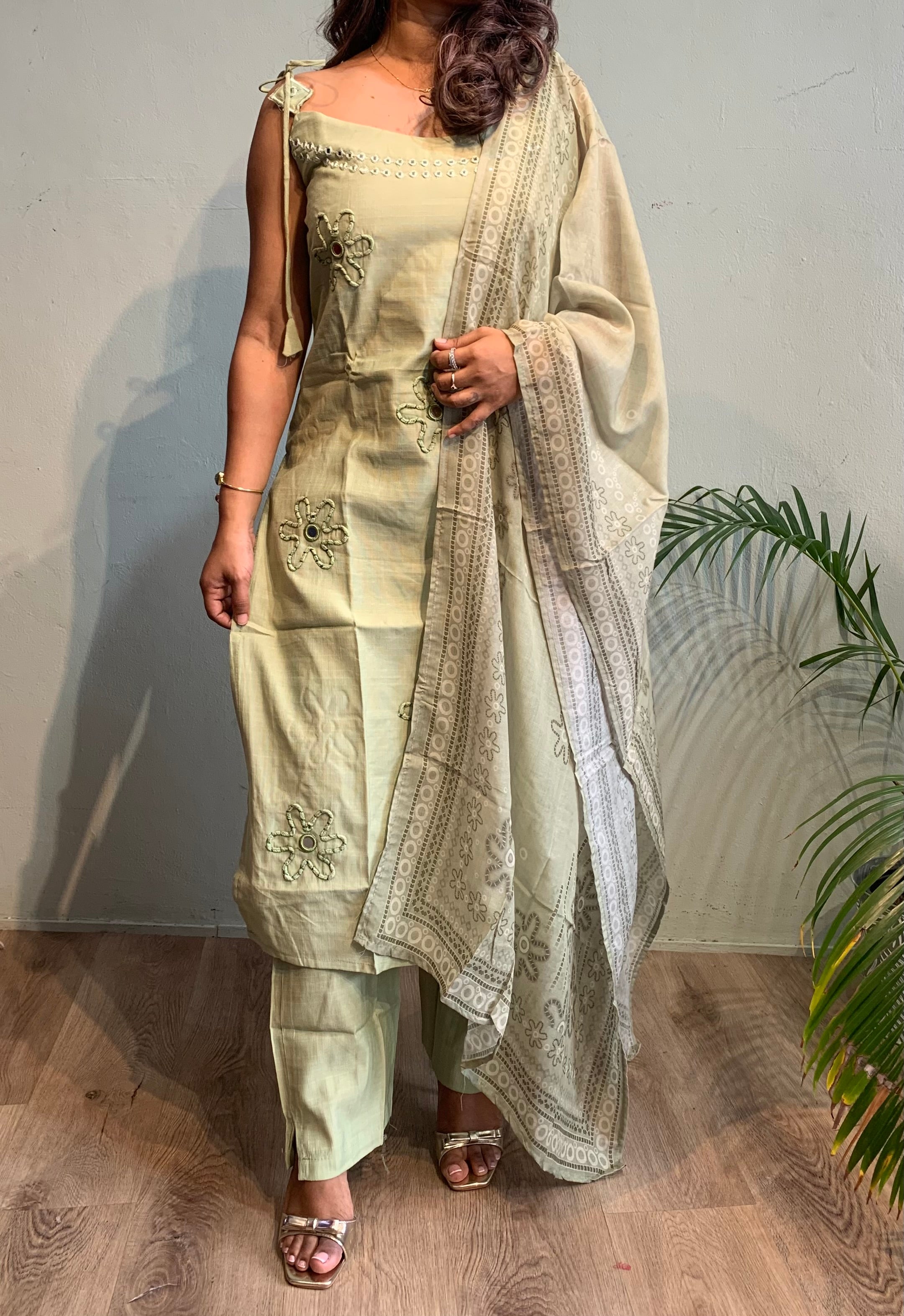 Tami Churidar set