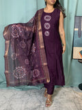Tavina churidar