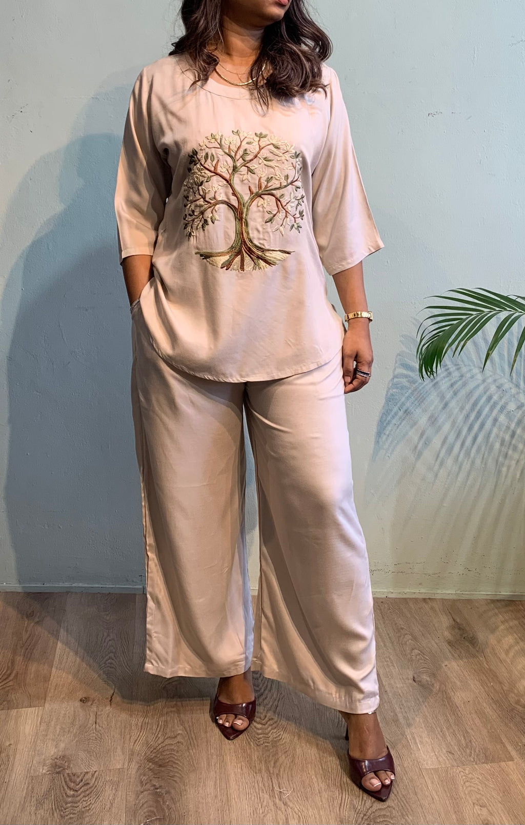 Tree embroidery cordset