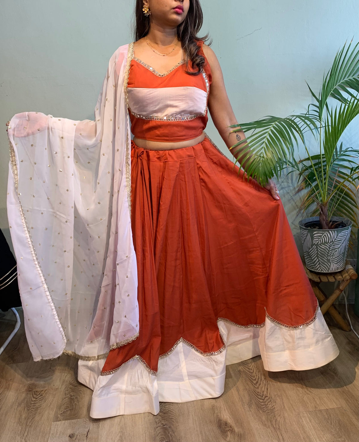 Sakshi lehenga set