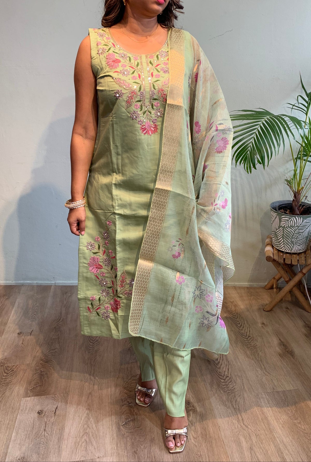 Neerja churidar